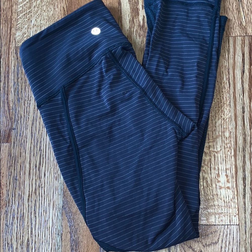 lululemon size two black cropped leggings!!’